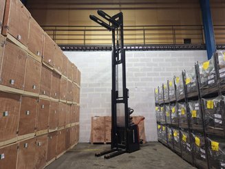 Stacker truck with folding platform Hangcha CDD16-AZ3S
