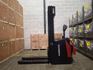 Stacker truck with folding platform Hangcha CDD16-AZ3S