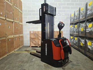 Stacker truck with folding platform Hangcha CDD16-AZ3S