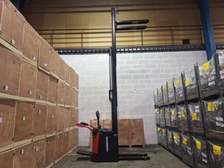 Stacker truck with folding platform Hangcha CDD16-AZ3S