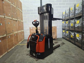 Stacker truck with folding platform Hangcha CDD16-AZ3S