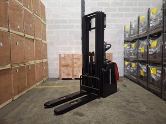 Stacker truck with folding platform Hangcha CDD16-AZ3S