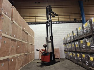 Stacker truck with folding platform Hangcha CDD16-AZ3S