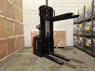 Stacker truck with folding platform Hangcha CDD16-AZ3S