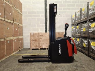 Stacker truck with folding platform Hangcha CDD16-AZ3S