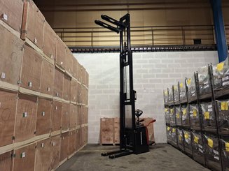 Stacker truck with folding platform Hangcha CDD16-AZ3S