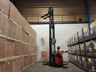 Stacker truck with folding platform Hangcha CDD16-AZ3S