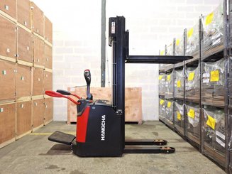 Stacker truck with folding platform Hangcha CDD16-AZ3S