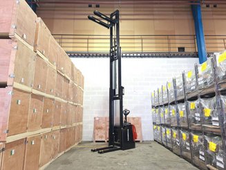 Stacker truck with folding platform Hangcha CDD16-AZ3S