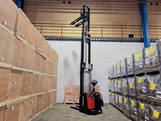 Stacker truck with folding platform Hangcha CDD16-AZ3S