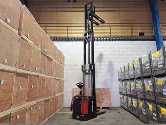 Stacker truck with folding platform Hangcha CDD16-AZ3S