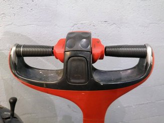 Pedestrian pallet stacker Fenwick L10 - 8