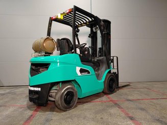 Four wheel front forklift Mitsubishi FG25NT