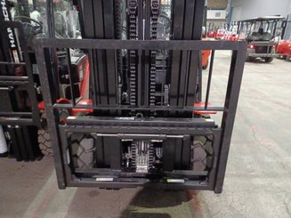 Four wheel front forklift Hangcha XF35G - 2