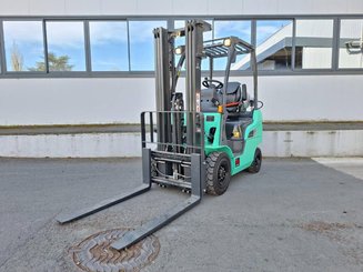 Four wheel front forklift Mitsubishi FG15N