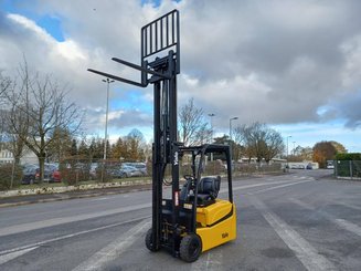 Three wheel front forklift Yale ERP16VTMWB - 6