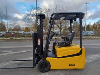 Three wheel front forklift Yale ERP16VTMWB - 5