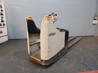Stand-on pallet truck Crown WT3040-20 - 4