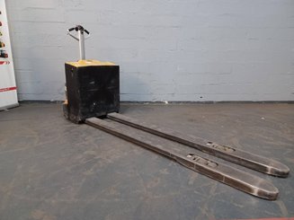 Pedestrian pallet truck Caterpillar NPP20N2