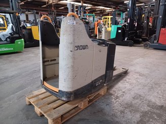 Pedestrian pallet truck Crown WT3040 2.00 - 1