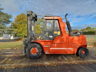 Four wheel front forklift Mora M180C