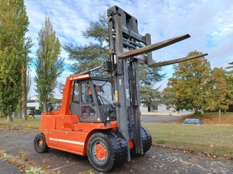 Four wheel front forklift Mora M180C
