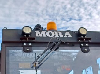 Four wheel front forklift Mora M180C
