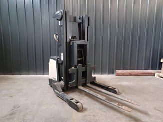 Straddle stacker Crown SHR5520-1.3 - 1