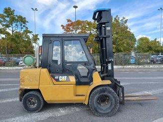 Four wheel front forklift Caterpillar GP45K2 - 2