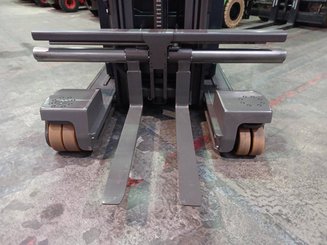 Multi-directional retractable mast reach truck Mitsubishi RBM25 N3