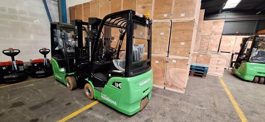 Three wheel front forklift Hangcha XC3-18i (CPDS18-XCC2G-SI)
