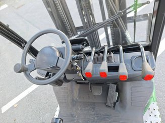 Three wheel front forklift Hangcha XC3-18i (CPDS18-XCC2G-SI)