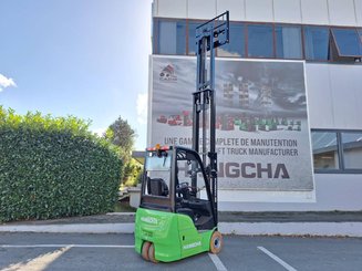 Three wheel front forklift Hangcha XC3-18i (CPDS18-XCC2G-SI)