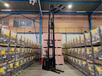 Stacker truck with folding platform Hangcha CDD20 AZ3S