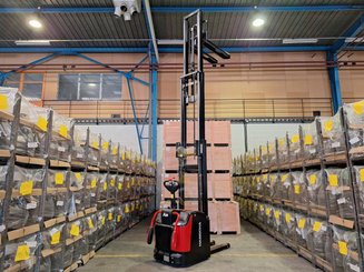 Stacker truck with folding platform Hangcha CDD20 AZ3S