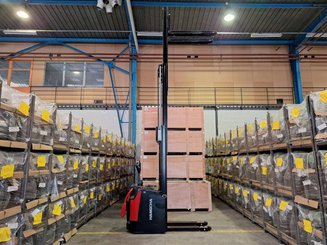 Stacker truck with folding platform Hangcha CDD20 AZ3S