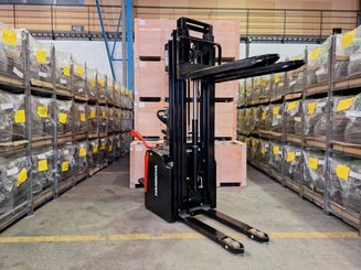 Stacker truck with folding platform Hangcha CDD20 AZ3S