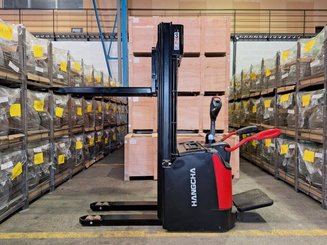 Stacker truck with folding platform Hangcha CDD20 AZ3S