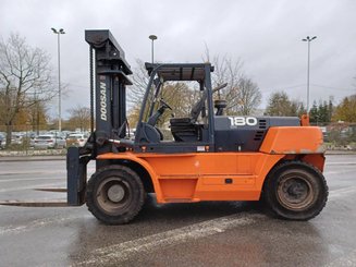 Four wheel front forklift Doosan D1808-S