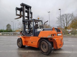 Four wheel front forklift Doosan D1808-S - 5