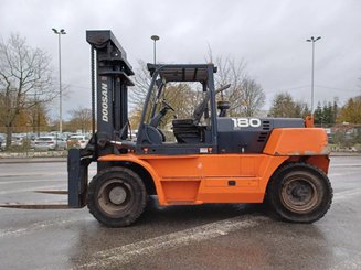 Four wheel front forklift Doosan D1808-S - 4