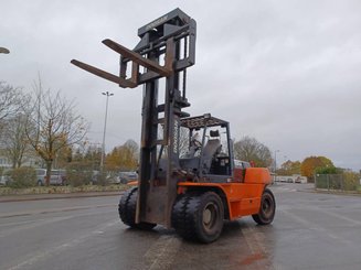 Four wheel front forklift Doosan D1808-S - 1