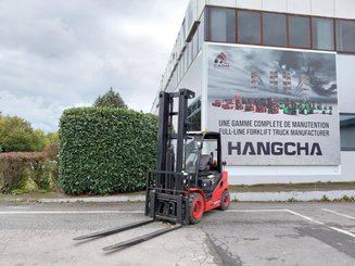 Four wheel front forklift Hangcha XF35G-2