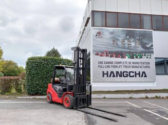 Four wheel front forklift Hangcha XF35G-2