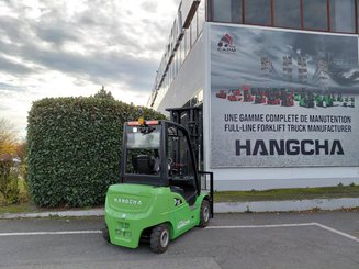 Four wheel front forklift Hangcha XC30i - 4