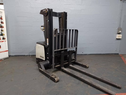 Straddle stacker Crown SHR5540-1.6 - 1