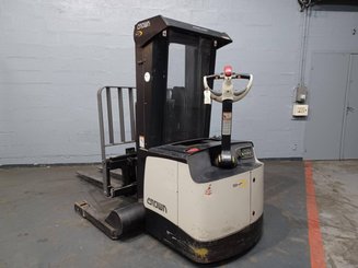 Straddle stacker Crown SHR5540-1.6 - 4