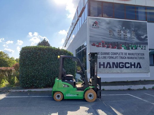 Four wheel front forklift Hangcha XC25i - 1