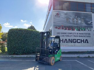 Four wheel front forklift Hangcha XC25i