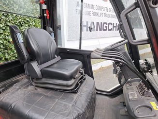 Four wheel front forklift Hangcha XF25D - 12